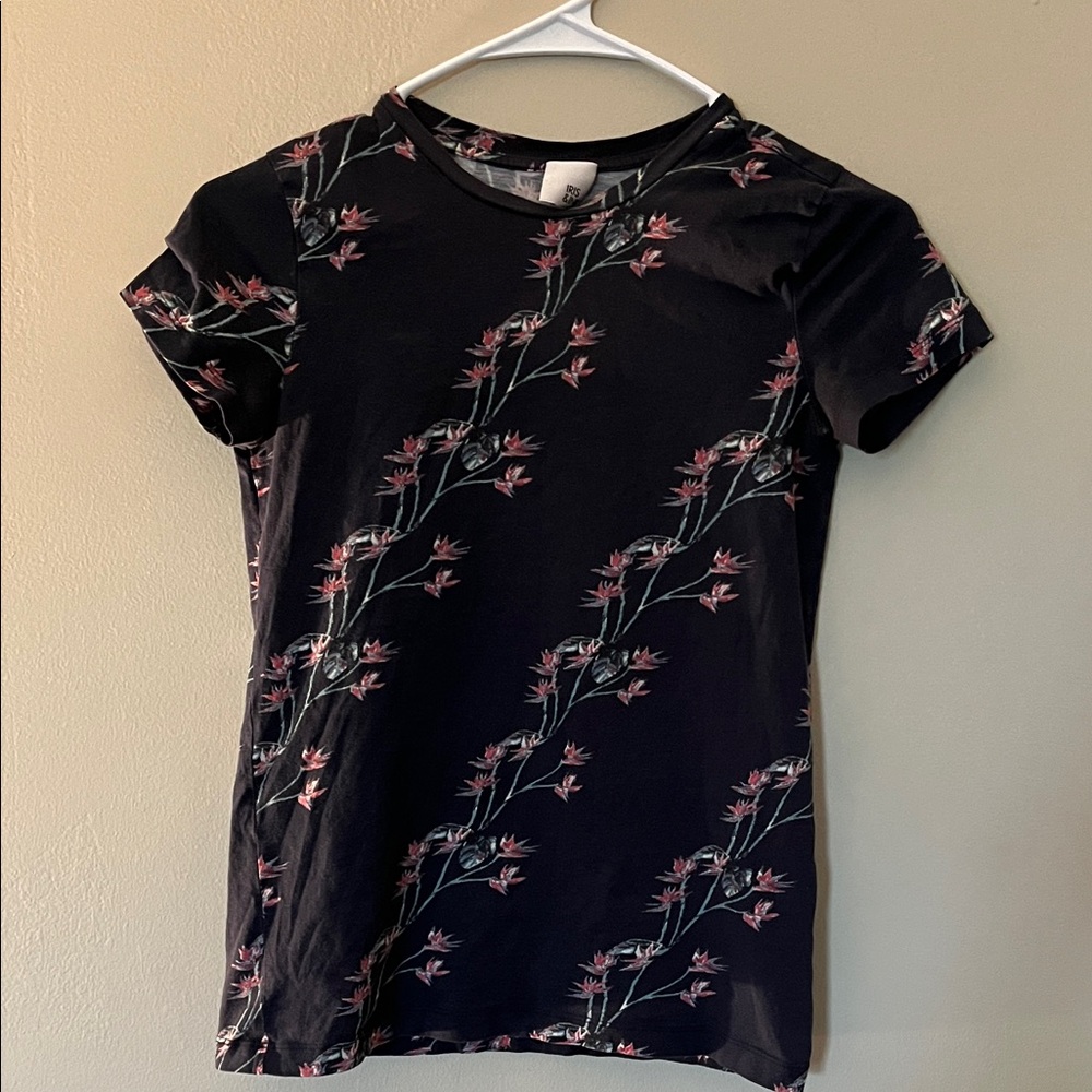 Elegant  Floral Short Sleeve Tee